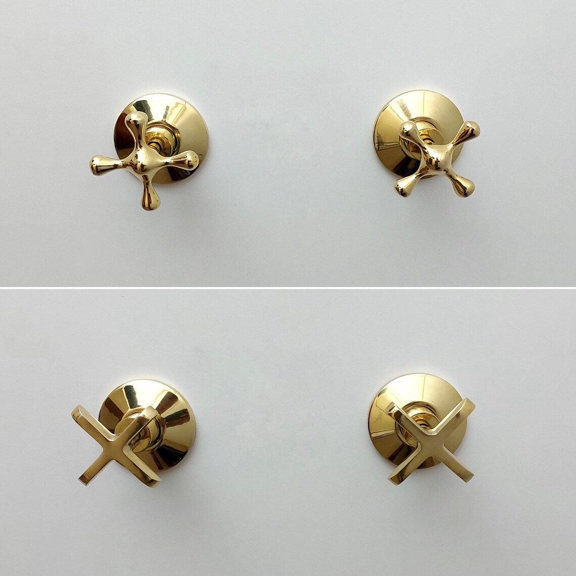 Colonne de douche en laiton non laqué avec pomme de douche ronde - Réf : ATLASS31