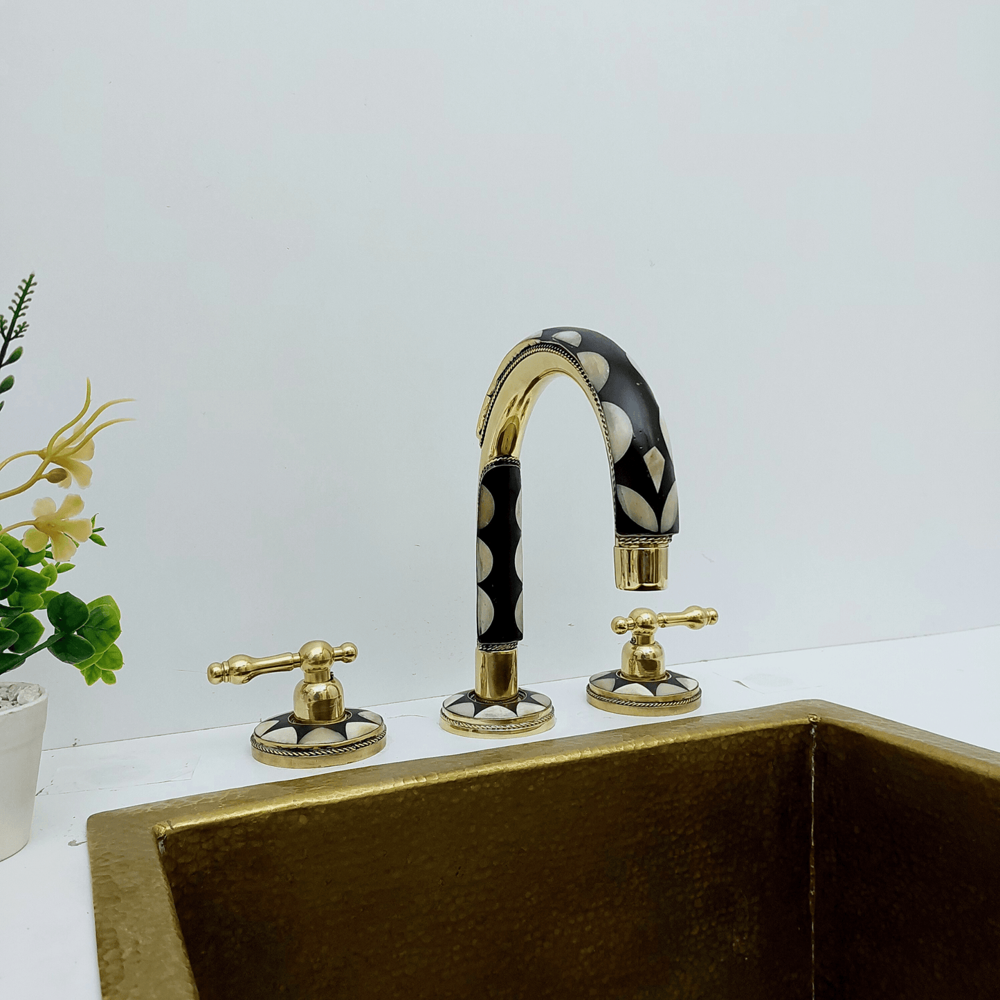 Unlacquered Brass and Resin Bathroom Faucet, Antique Faucet with Lever Handles - Ref: FA027-RL
