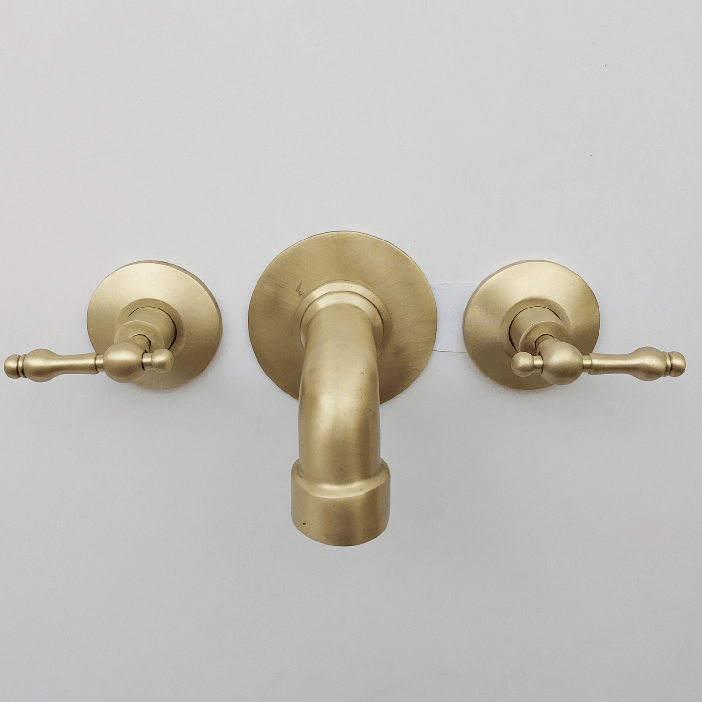 Grifo para lavabo de baño de latón cepillado con manijas tipo palanca - Ref: WFCBB001