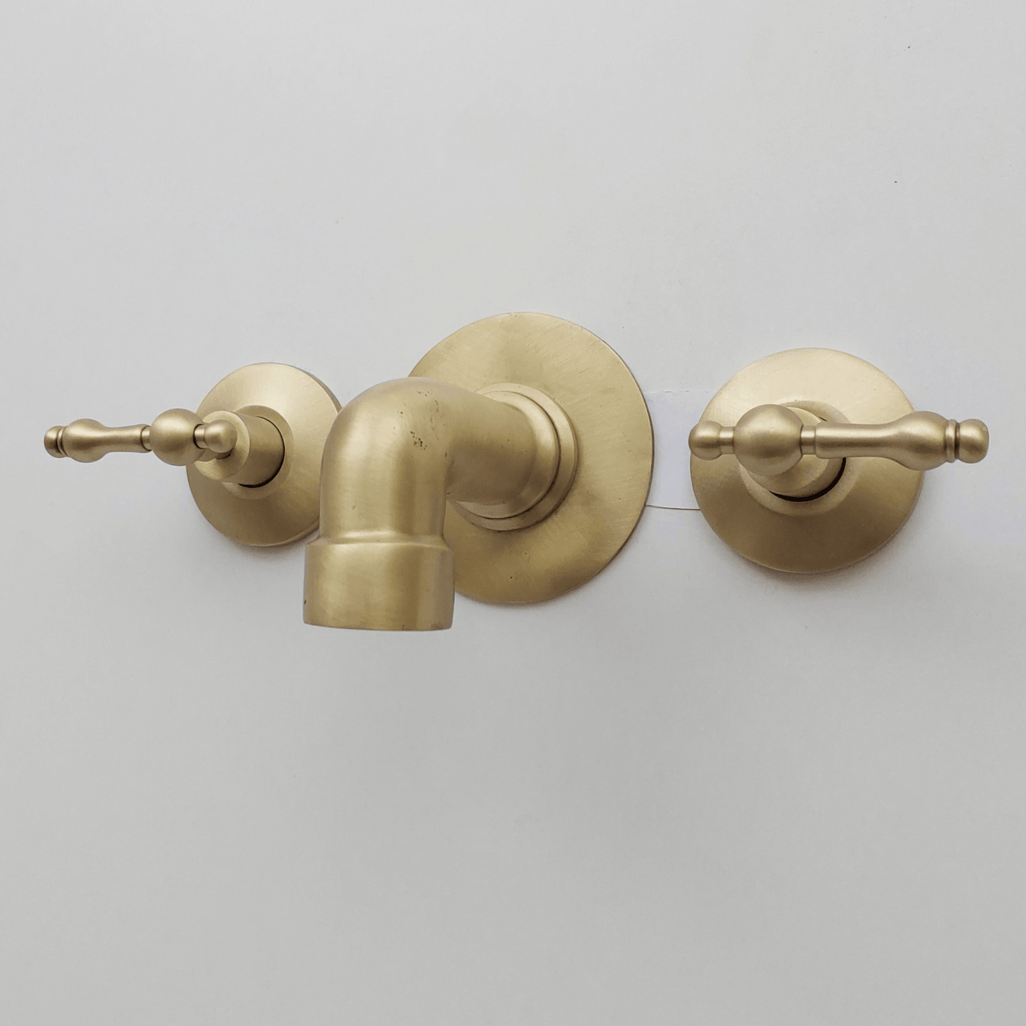 Grifo para lavabo de baño de latón cepillado con manijas tipo palanca - Ref: WFCBB001