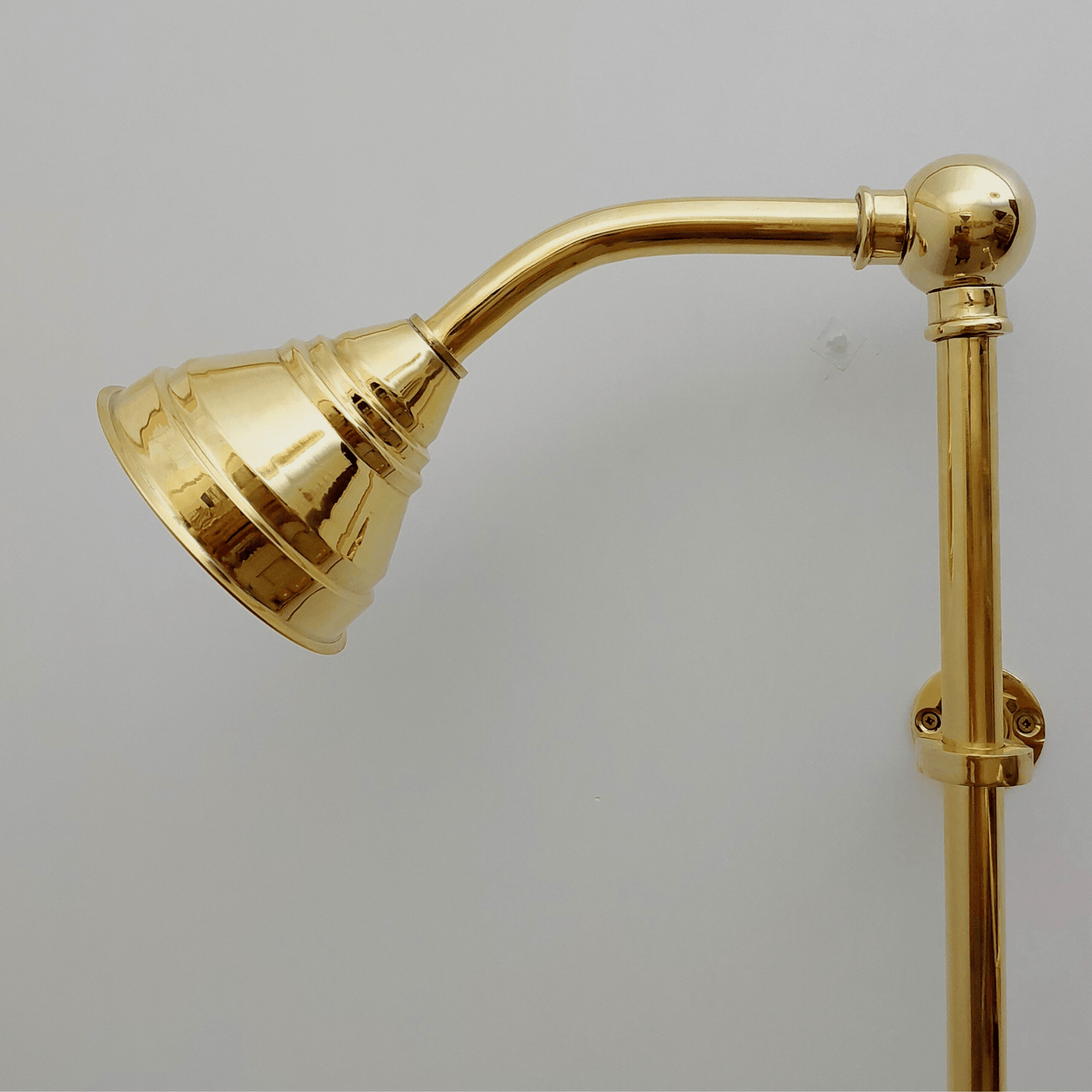 Système de douche en laiton non laqué avec pomme de douche ronde et poignées à levier - Réf : ATLASS48