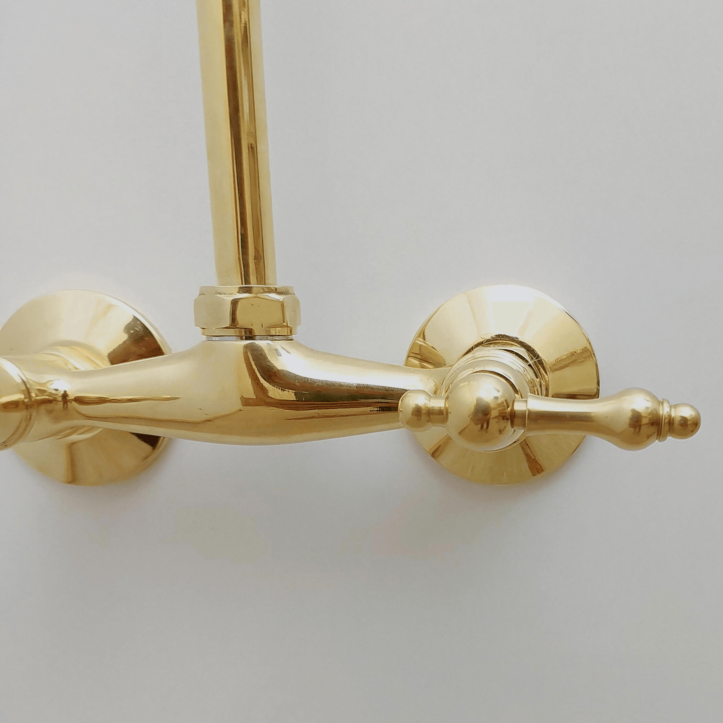 Système de douche en laiton non laqué avec pomme de douche ronde et poignées à levier - Réf : ATLASS48