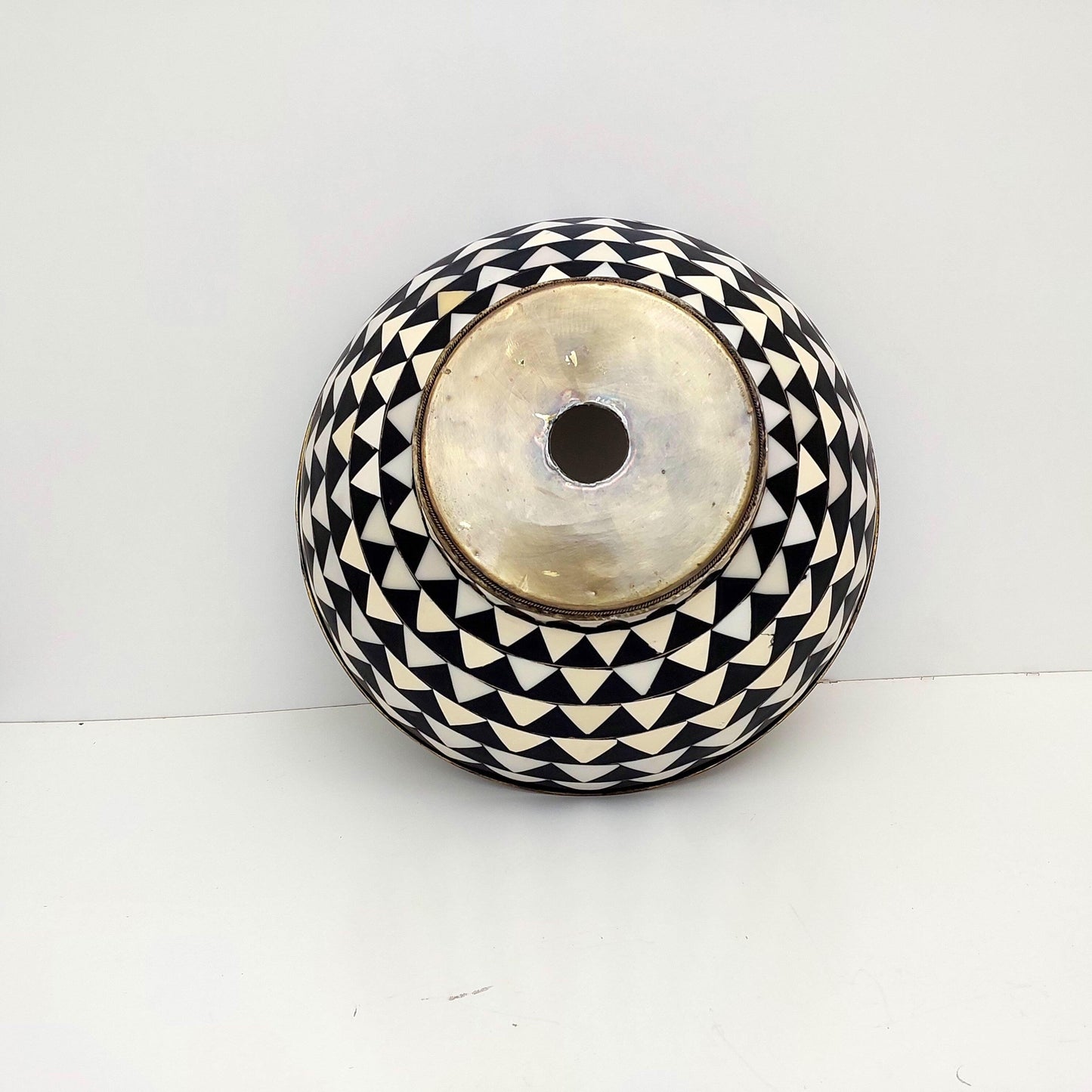 17" Antique Brass Bathroom Sink, Resin Vanity Vessel Sink, Black and White Bowl Sink - Ref: SN025