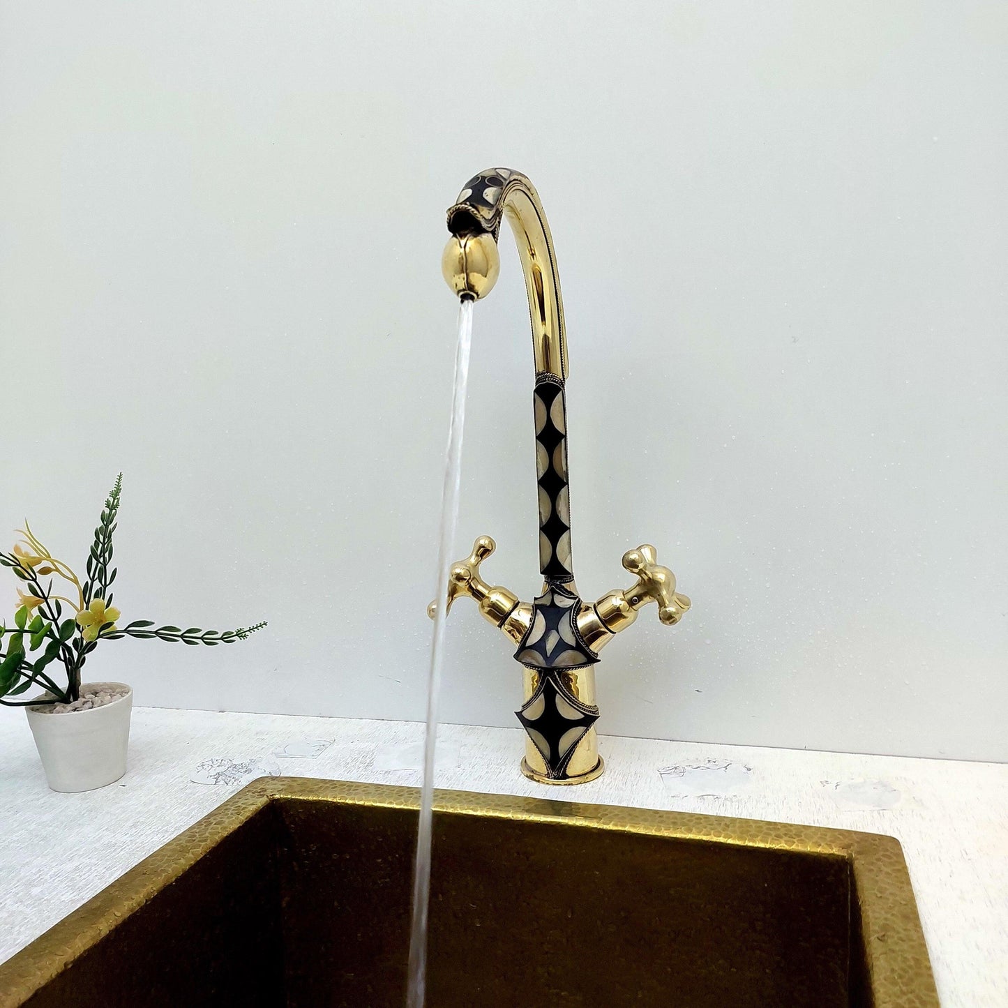 Unlacquered Brass And Resin Bathroom Faucet with Cross Handles - Ref: FA002-S