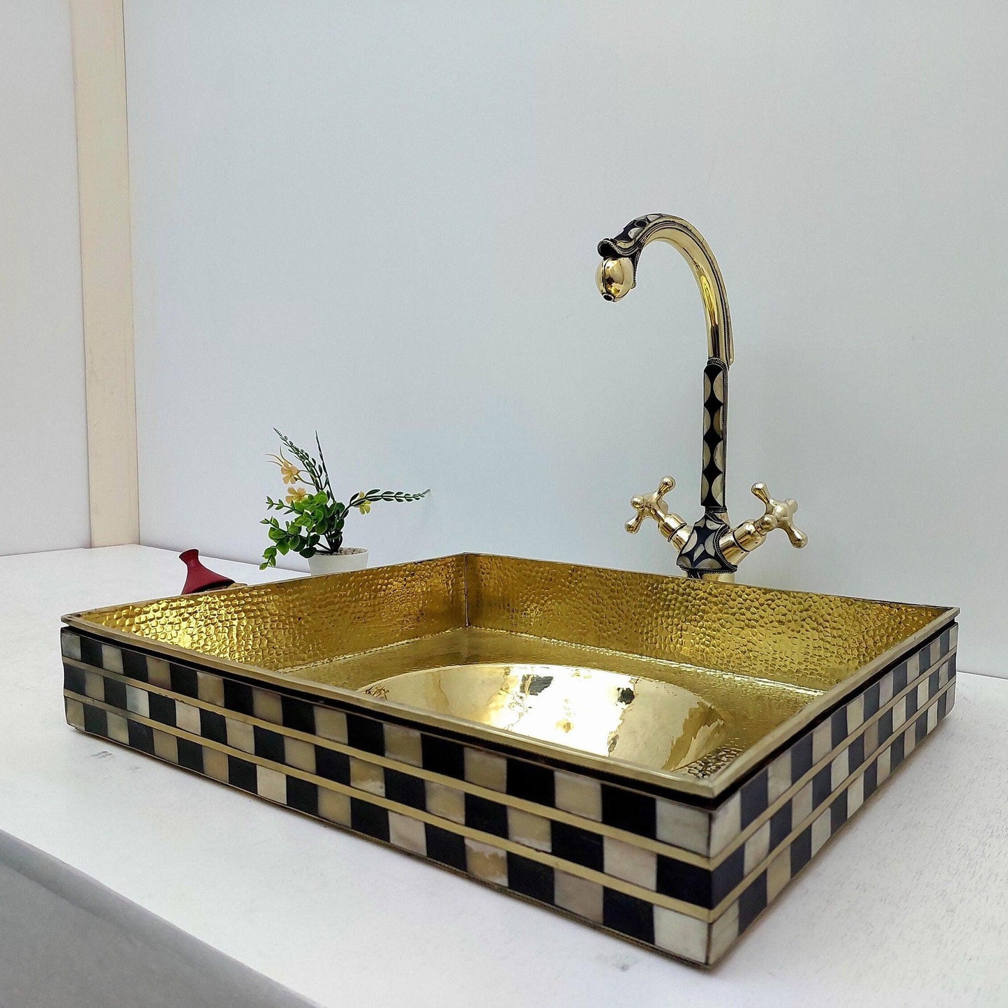 Unlacquered Brass and Resin Bathroom Sink with Faucet, Antique Brass Vanity Vessel Sink - Ref: SN014