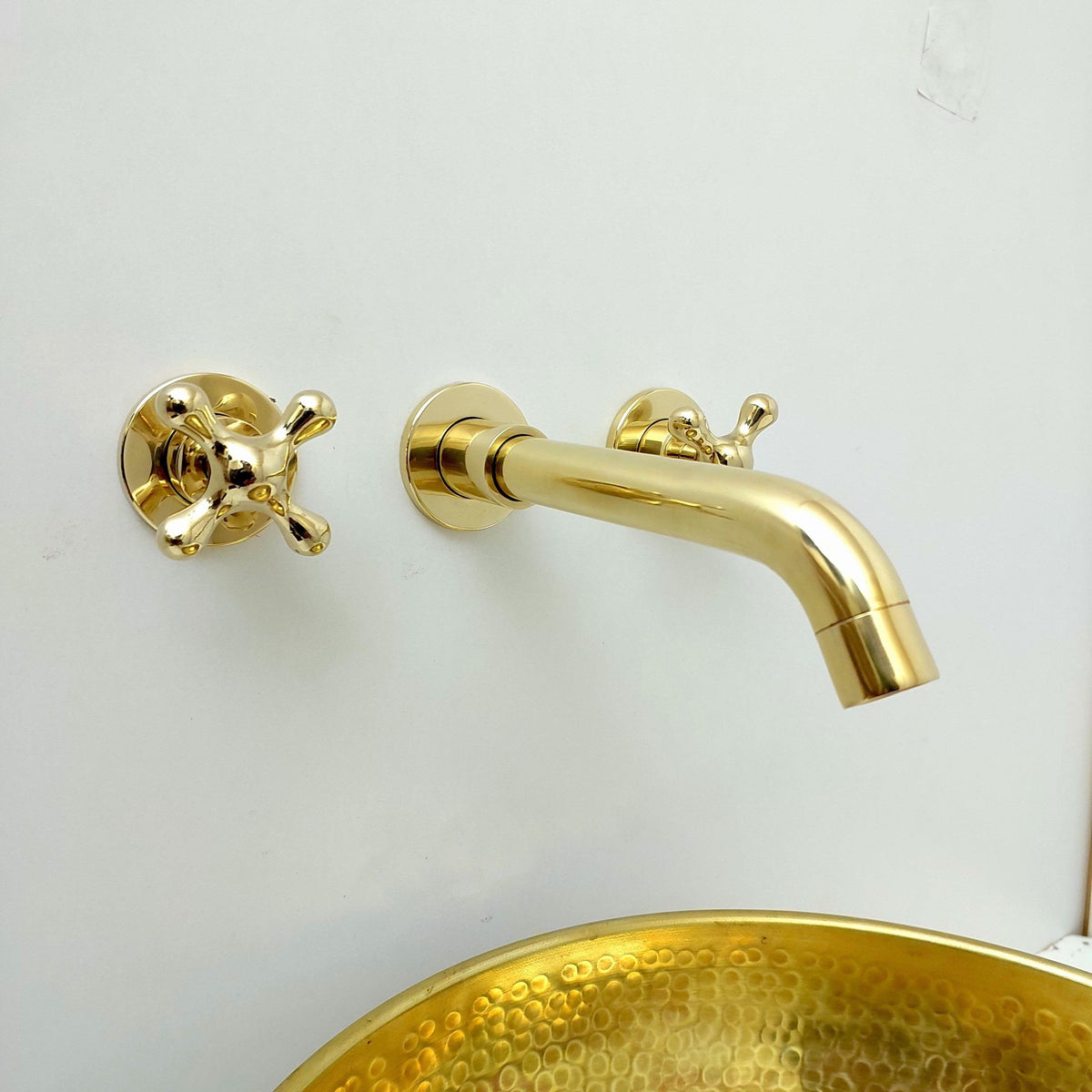 Unlacquered brass wall-mount gooseneck faucet WFC003 — front view