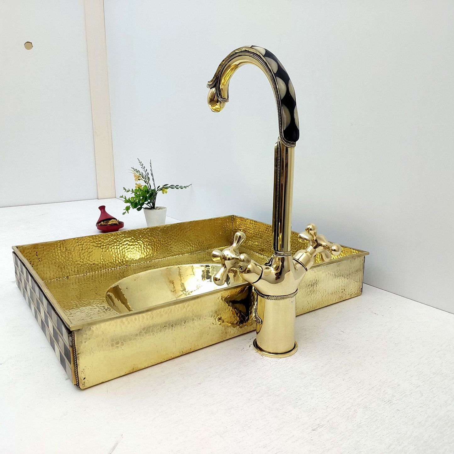 Unlacquered Brass and Resin Bathroom Sink with Faucet, Antique Brass Vanity Vessel Sink - Ref: SN014