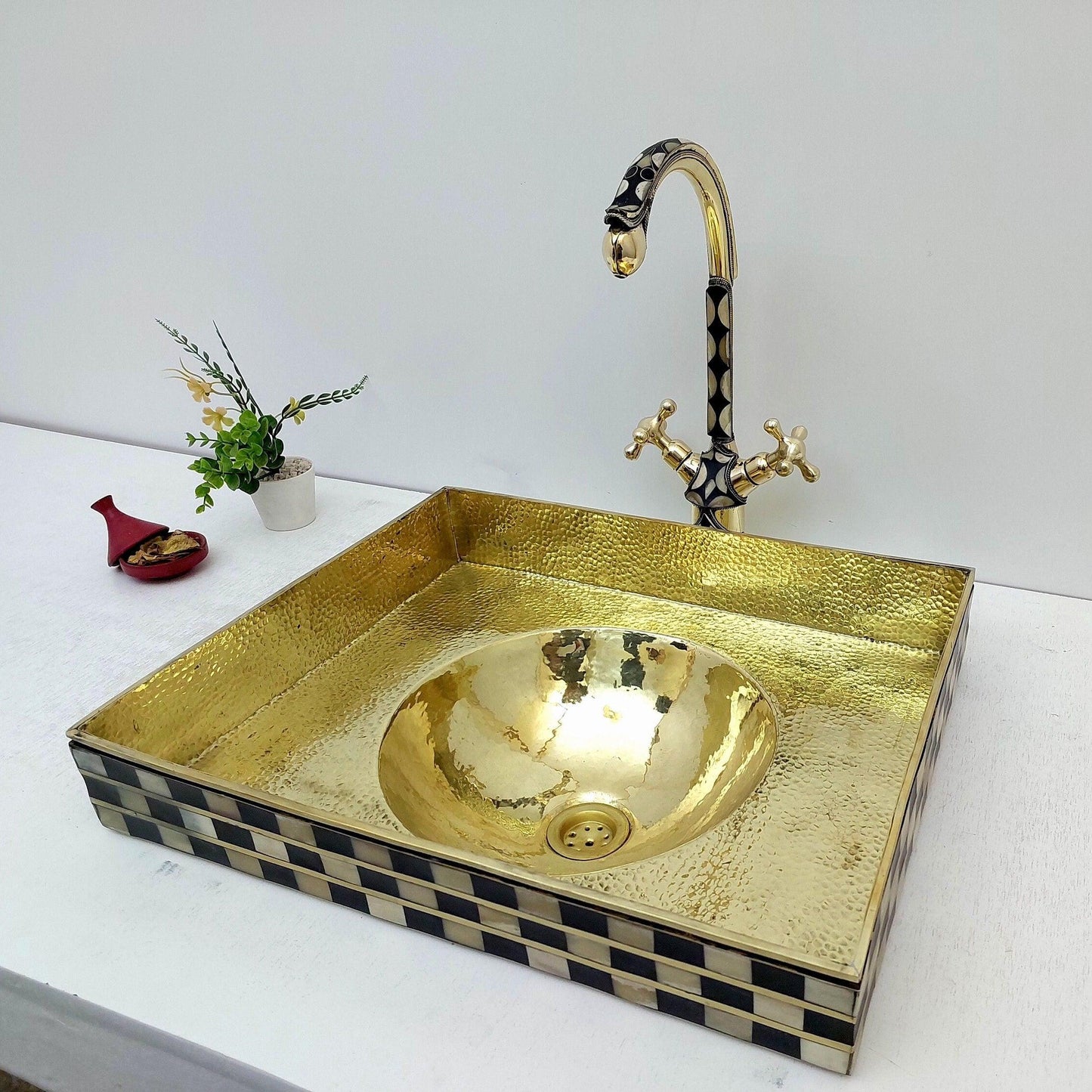 Unlacquered Brass and Resin Bathroom Sink with Faucet, Antique Brass Vanity Vessel Sink - Ref: SN014