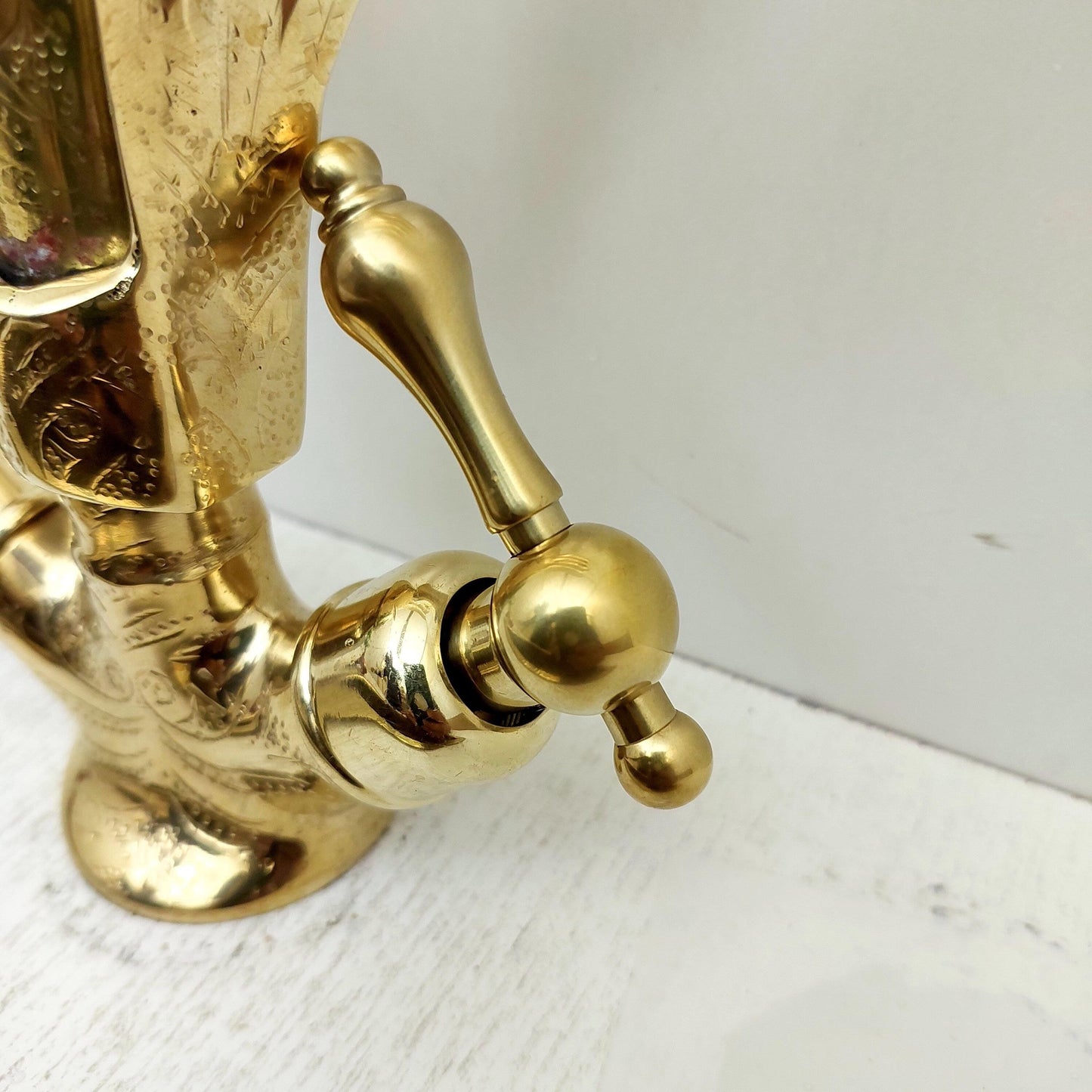 Unlacquered Brass Swan Engraved Faucet with two Lever Handles - Ref: FA010-EL
