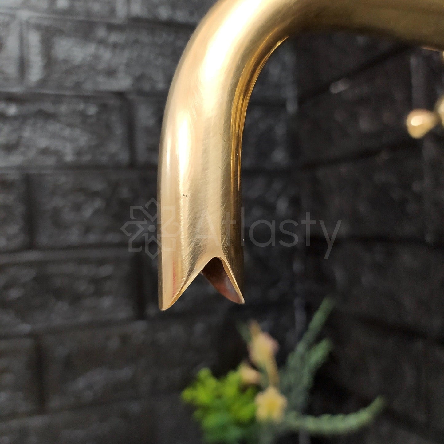 Grifo para lavabo de baño de pared de latón sin lacar con manijas en cruz