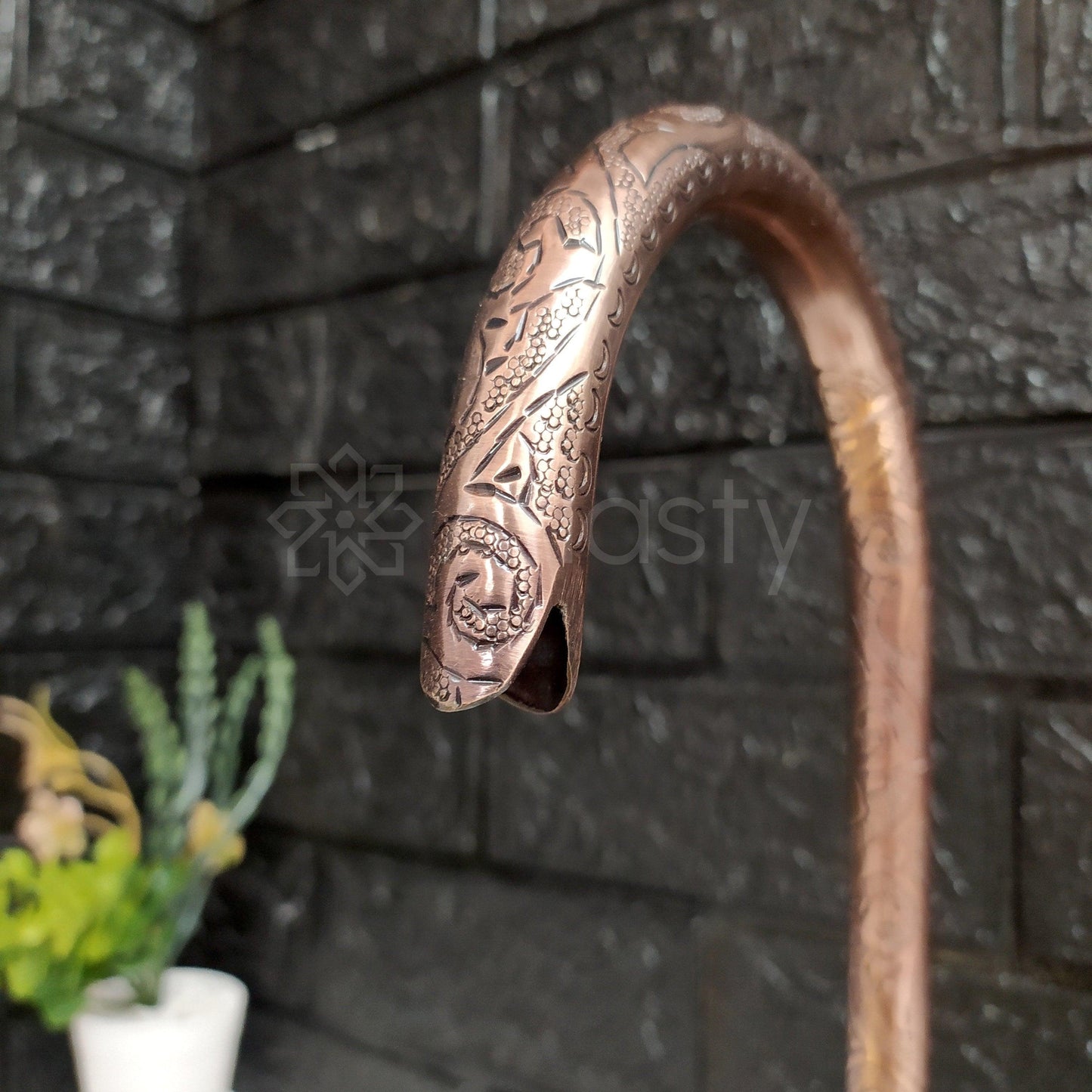 Engraved Curved Copper Bathroom Faucet with Cross Handles