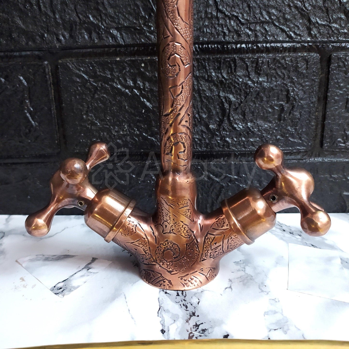 Engraved Curved Copper Bathroom Faucet with Cross Handles
