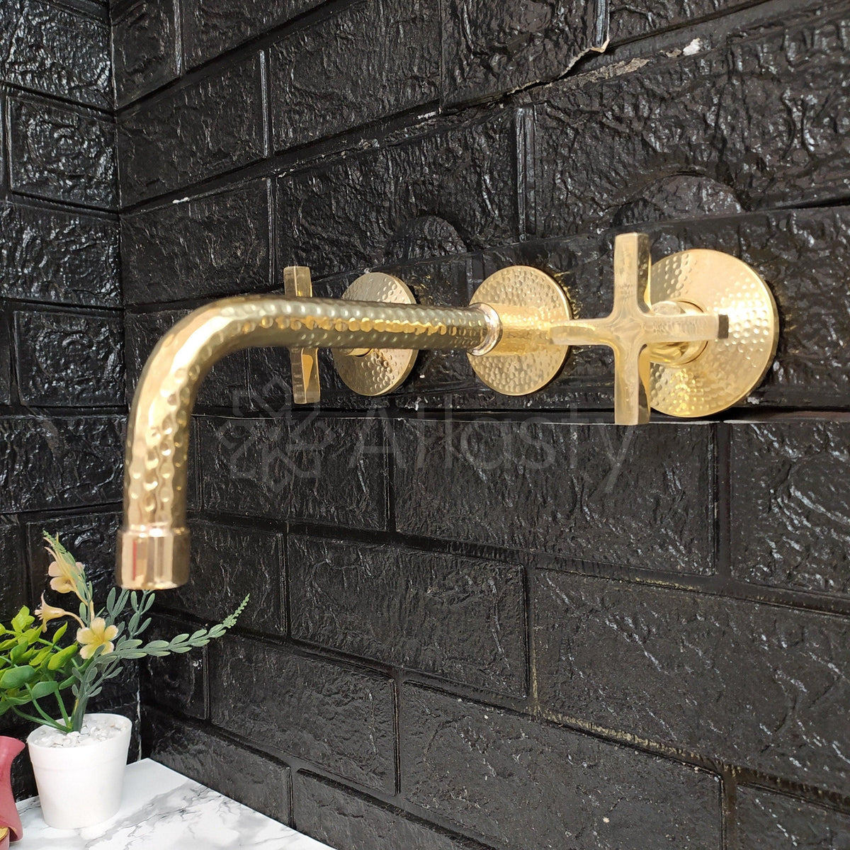 Robinet de salle de bain mural en laiton martelé non laqué - Robinet de lavabo avec poignées en croix ou à levier