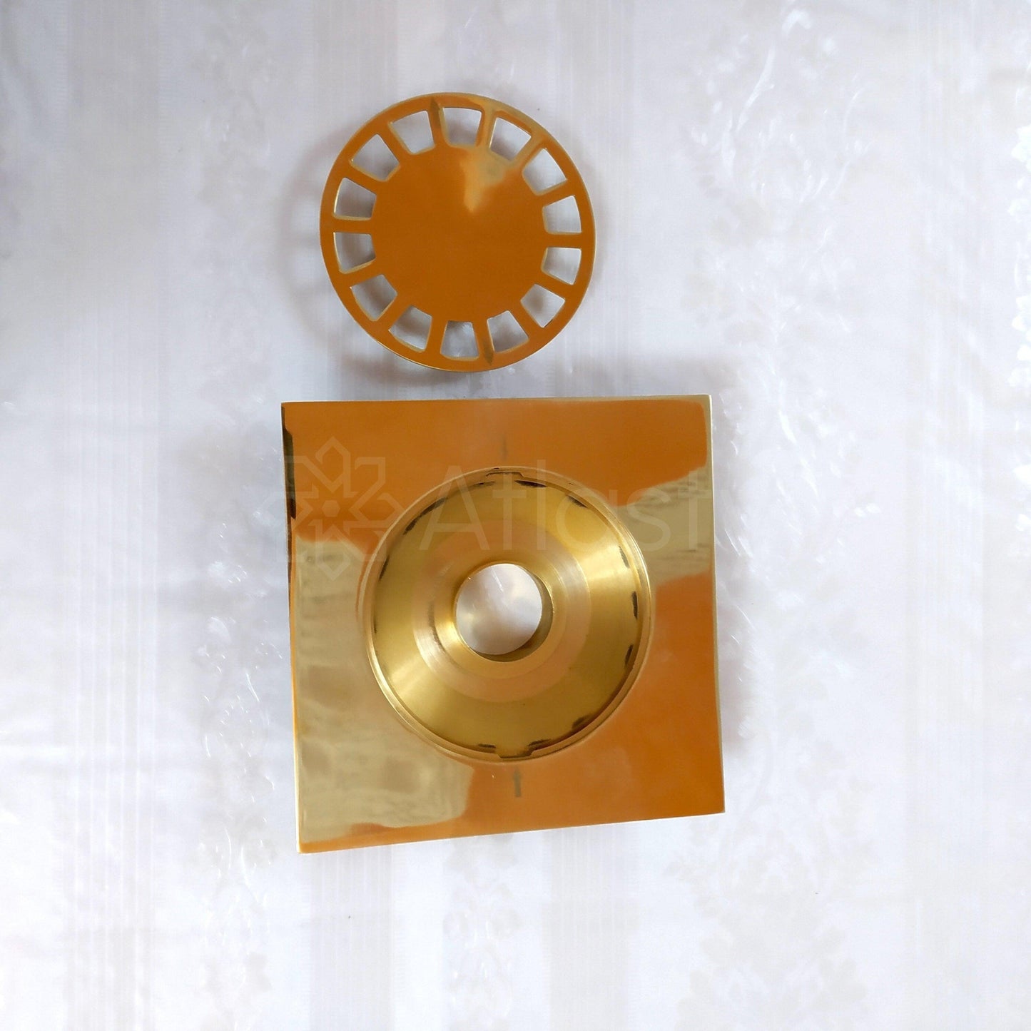 Caniveau de douche carré en laiton massif