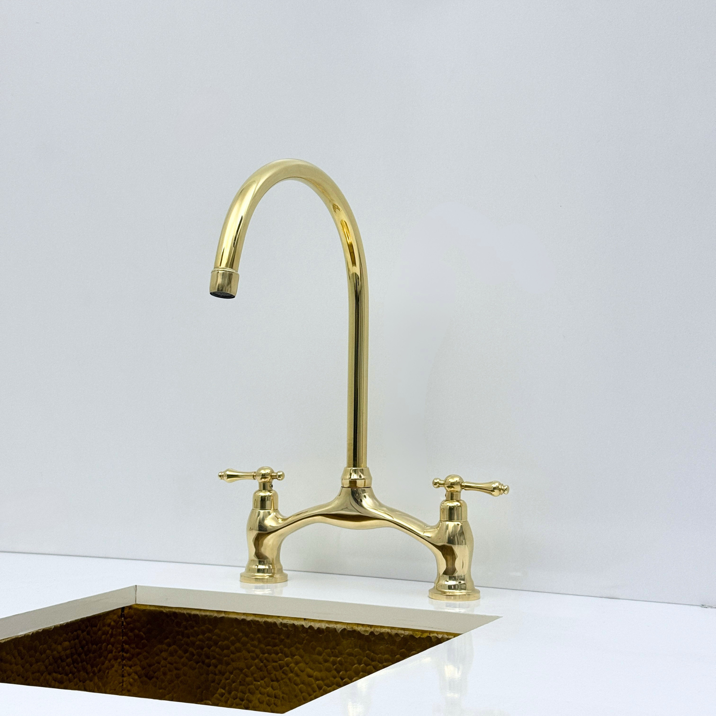 Grifo de cocina vintage de latón sin lacar con pulverizador y dispensador de jabón, grifo de cocina de latón antiguo con acabado Living, ref. APCL-9
