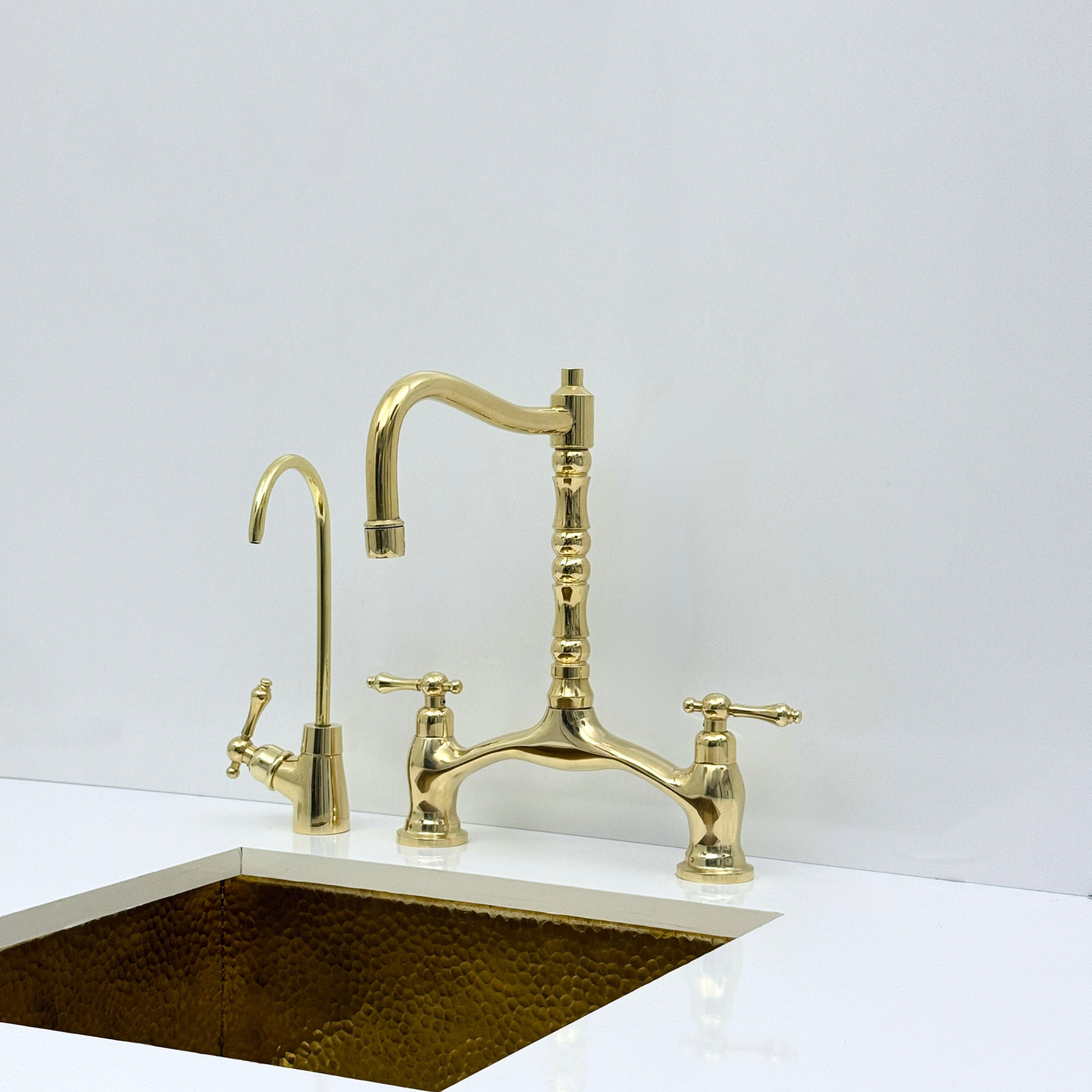 Grifo de cocina de latón sin lacar con rociador, grifo de agua fría y manijas en cruz - Ref: APC-99