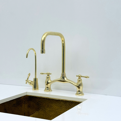 Grifo de cocina de latón sin lacar con rociador, grifo de agua fría y manijas en cruz - Ref: APC-98