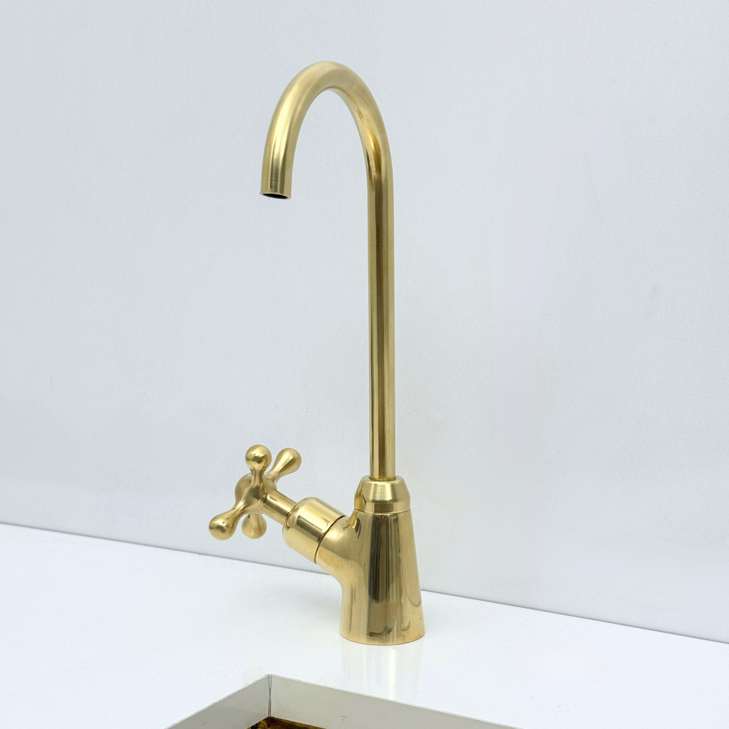 Grifo de agua fría con maneta en cruz de latón sin lacar, grifo para agua potable - Ref: FA035-CB