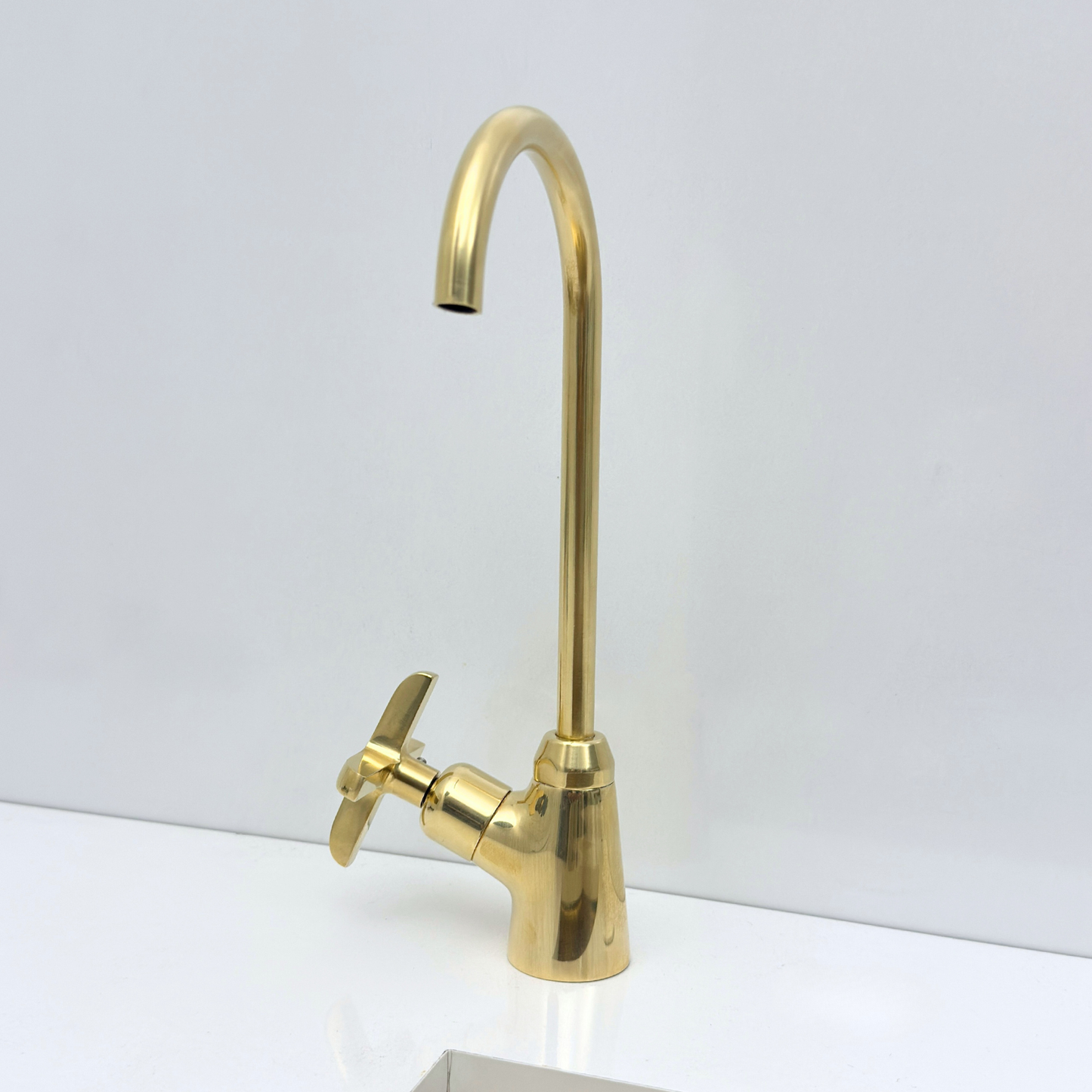 Grifo de agua fría con maneta en cruz de latón sin lacar, grifo para agua potable - Ref: FA035-CB