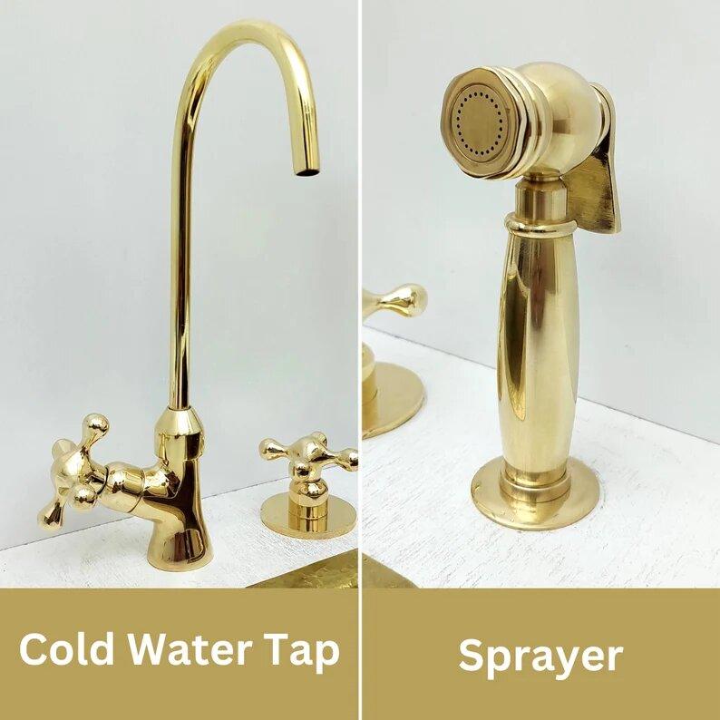 Grifo de lavabo vintage de latón sin lacar con tres orificios, rociador y grifo de agua fría, ref. APCL-9