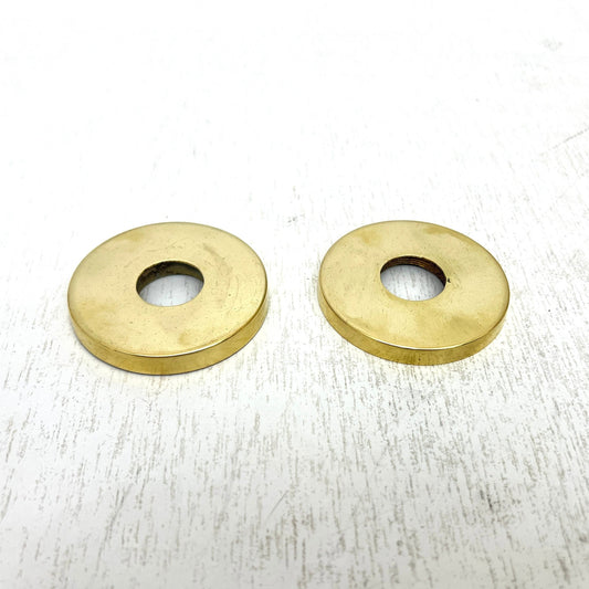 Brass Flat Face Plates for Wall Mounted Faucets, 1/2 Inch Unlacquered Brass Flange - Ref: BA018-F