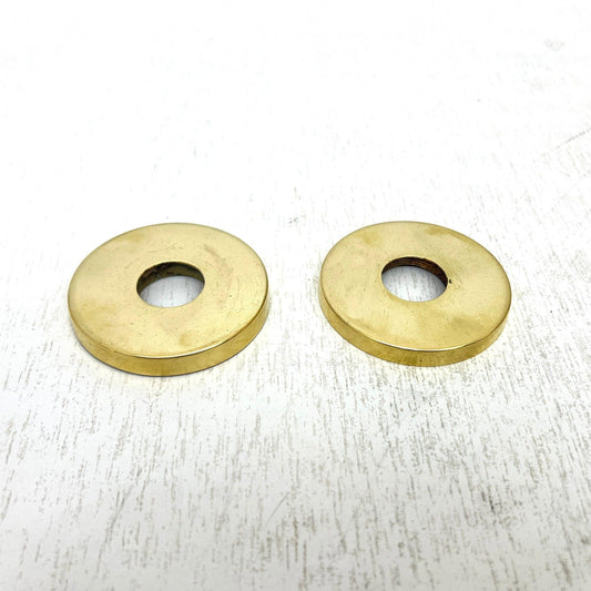 Brass Flat Face Plates for Wall Mounted Faucets, 1/2 Inch Unlacquered Brass Flange - Ref: BA018-F