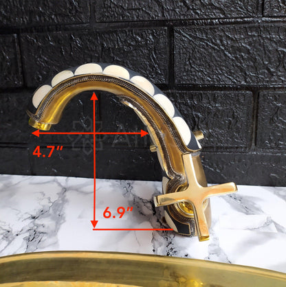 Robinet de salle de bain en laiton non laqué et résine avec poignées croisées